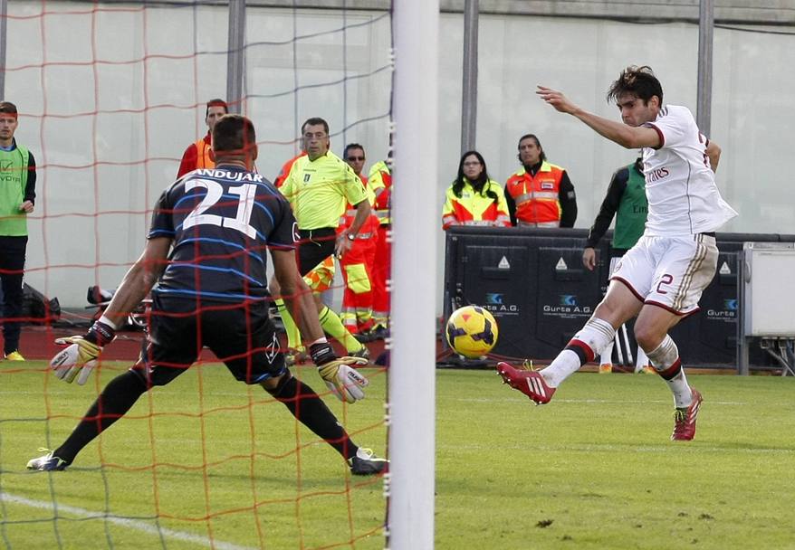 Il gol di Kakà a Catania per il 3-1 finale. Reuters